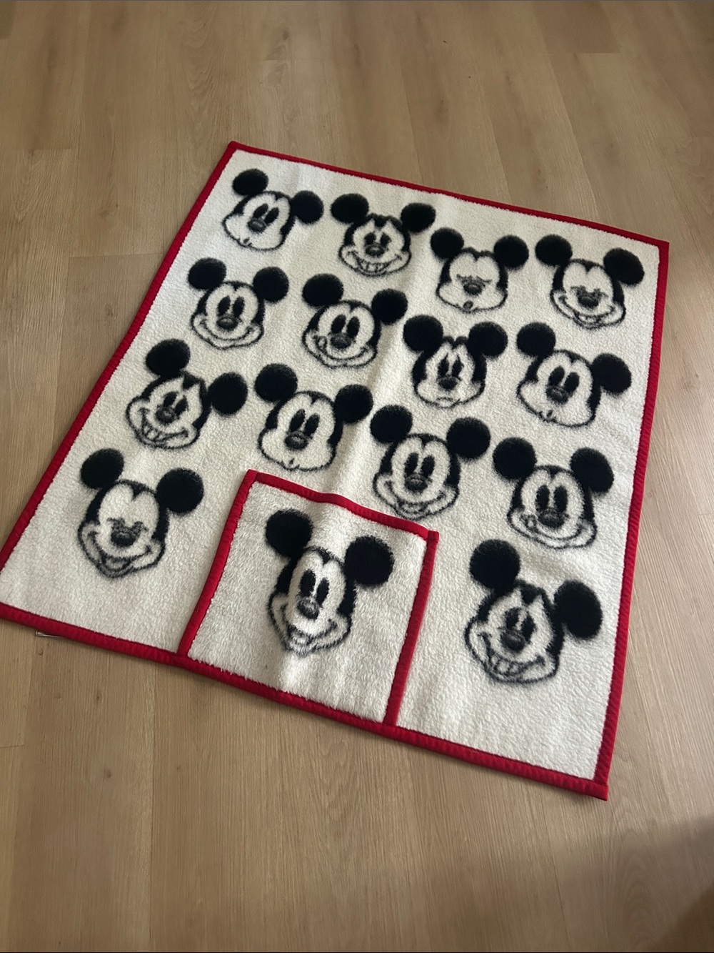 🦋 vintage BIEDERLACK OF AMERICA Mickey Mouse blanket
